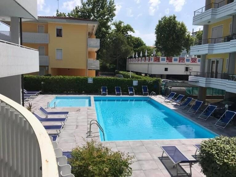 Swimming pool at Concorde Sienna Bangalore