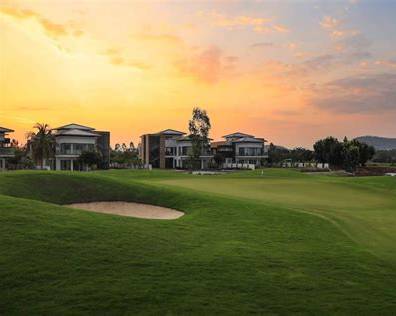 Luxury independent villas Prestige Golfshire overlooking championship golf course